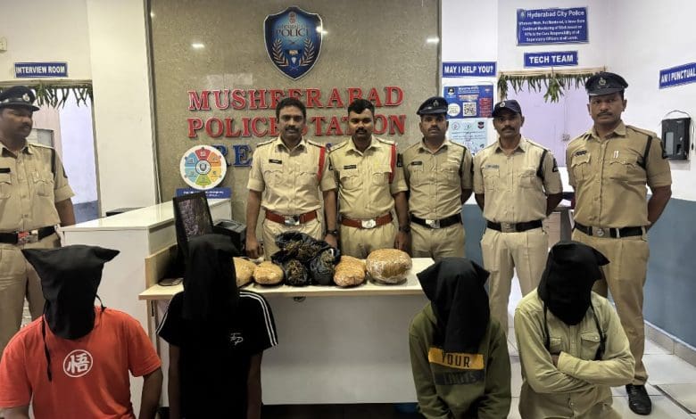 हैदराबाद की मुशीराबाद पुलिस ने अंतरराज्यीय गांजा तस्करी गिरोह का पर्दाफाश करते हुए 4.5 किलो गांजे के साथ चार तस्करों को धर दबोचा।