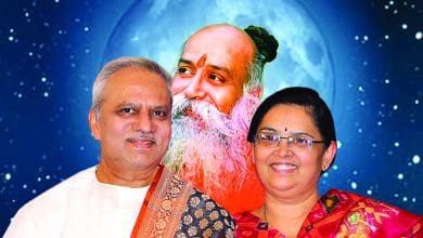 गुरु पूर्णिमा पर गुरु की पूर्णता और दिव्यता को समर्पित चित्र