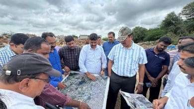 हैदराबाद में नालों पर अतिक्रमण का दृश्य