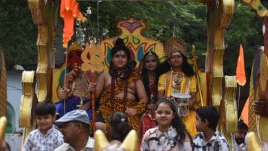 काँवड़ यात्रा में महादेव की झांकी और भक्तों का उत्साह