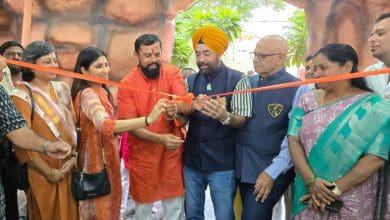 महिला आत्मनिर्भरता हेतु टेलरिंग और ब्यूटी कोर्स