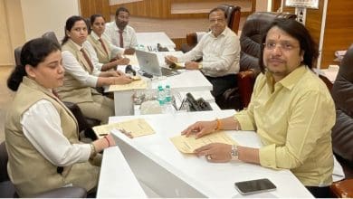 छात्रवृत्ति वितरण के संबंध में आयोजित बैठक में उपस्थित शिवनारायण फाउण्डेशन के सदस्य।