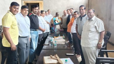 आत्म गौरव भवन उप्पल में ट्रस्ट बोर्ड की बैठक का दृश्य