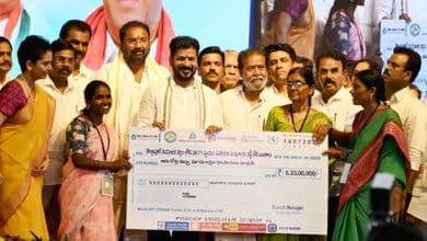 केसीआर के मुख्यमंत्री बनने पर रेवंत रेड्डी की आलोचना