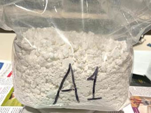 दोहा से आए यात्री के पास मिली कोकीन से भरी मैगजीन