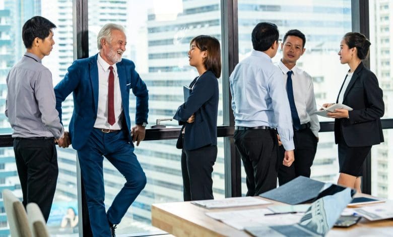 कॉर्पोरेट ऑफिस में इमोशनल इंटेलिजेंस से टीमवर्क