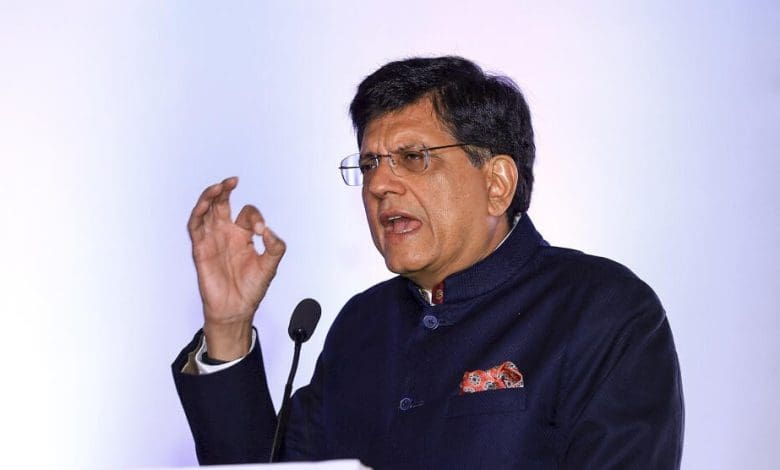 मंच पर व्यापार नीति पर विचार साझा करते वाणिज्य मंत्री पीयूष गोयल