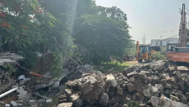 हबीब नगर में नाले पर बने अवैध निर्माणों पर चला बुलडोज़र