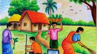 सावन की तैयारी करते हुए घर से नकारात्मक वस्तुएं हटाते लोग