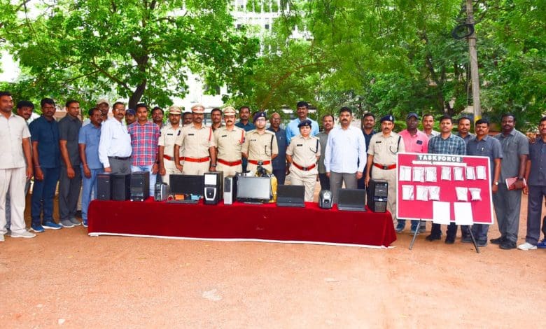 फर्जी वाहन पंजीकरण और बीमा प्रमाणपत्र तैयार करने वाले गिरोह