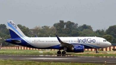 इंडिगो विमान की आपात लैंडिंग मुंबई एयरपोर्ट पर