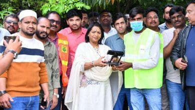 महापौर का मच्छरों पर ड्रोन छिड़काव अभियान