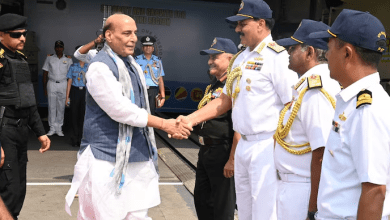 कारगिल विजय दिवस पर रक्षा मंत्री का राष्ट्रीय समर स्मारक पर श्रद्धांजलि