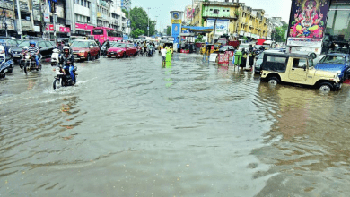 हैदराबाद की सड़कों पर बारिश से जलभराव और जाम की स्थिति