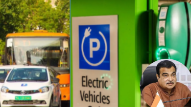 ईवी चार्जिंग स्टेशन का उद्घाटन करते हुए नितिन गडकरी