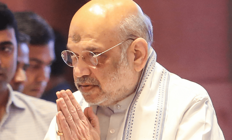 "फडणवीस-शिंदे-पवार सहित कई गणमान्य मौजूद"