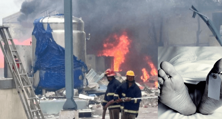 सिगाची इंडस्ट्रीज विस्फोट के बाद राहत और बचाव कार्य करते अधिकारी