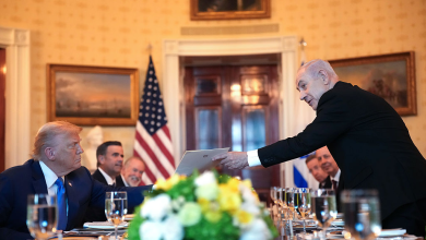 गाजा युद्धविराम वार्ता के दौरान इजरायली और हमास प्रतिनिधि