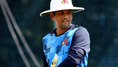 WPL के मैच में महिला क्रिकेट खिलाड़ी प्रदर्शन करते हुए – खिलाड़ियों की प्रगति में WPL की भूमिका।