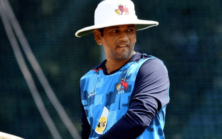 WPL के मैच में महिला क्रिकेट खिलाड़ी प्रदर्शन करते हुए – खिलाड़ियों की प्रगति में WPL की भूमिका।