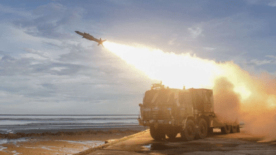 लद्दाख क्षेत्र में आकाश प्राइम मिसाइल का परीक्षण करते हुए”