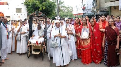 कनकप्रभाश्रीजी म.सा. के चातुर्मास प्रवेश की शोभायात्रा