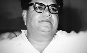 राजा मेंहदी अली खाँ ने हिंदी सिनेमा को भावपूर्ण गीतों से समृद्ध किया।