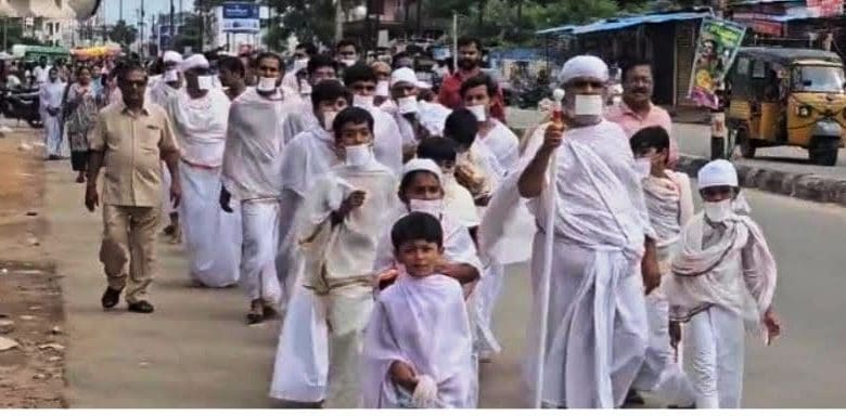 कामारेड्डी में महावीर जयकारों संग प्रभातफेरी आयोजन