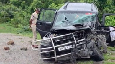 आंध्र प्रदेश के दो डीएसपी की सड़क हादसे में मौत