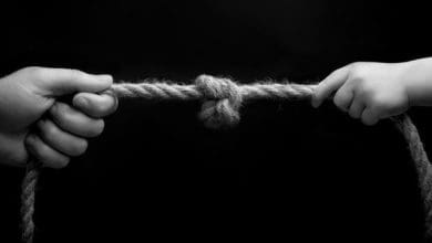 जब अपनों से ही युद्ध लड़ना पड़े