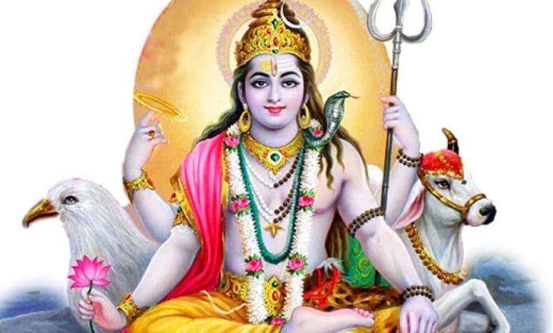 कामिका एकादशी 2025 के व्रत में भगवान विष्णु और भगवान शिव की पूजा करते श्रद्धालु