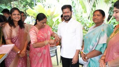 रक्षाबंधन पर महिला मंत्रियों ने सीएम रेवंत रेड्डी को राखी बांधी