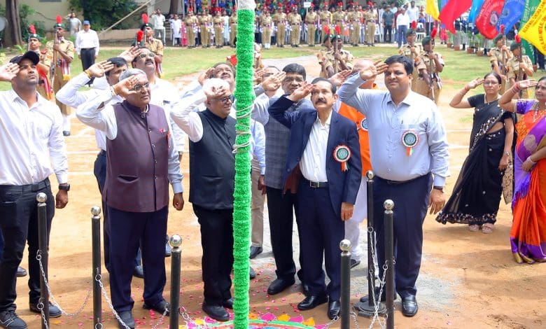 अग्रवाल शिक्षा समिति का भव्य स्वतंत्रता दिवस समारोह