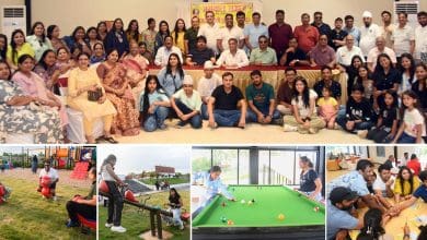 अग्रवाल समाज सनराइज वैली के सावन की सैर कार्यक्रम में भाग लेते हुए परिवार और सदस्य