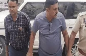 राजकुमार यादव पुलिस की गिरफ्त में।