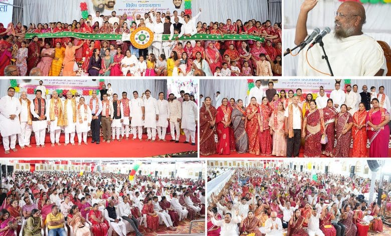 नुमाइश मैदान में लोक कल्याणकारी चातुर्मास समिति, त्रयनगर, हैदराबाद द्वारा आयोजित 53 दिवसीय प्रवचन माला के तहत प्रेम का पर्व रक्षाबंधन विषय पर प्रवचन देते हुए राष्ट्र संत श्री ललितप्रभ सागरजी। साथ में भाई-बहन राखियां बांधते हुए। अवसर पर उपस्थित अतिथि व समिति के पदाधिकारीगण।