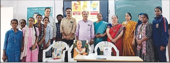 गवर्नमेंट डिग्री कॉलेज, हयातनगर के हिन्दी विभाग के तत्वावधान में मुंशी प्रेमचंद, गोस्वामी तुलसी दास एवं मैथिली शरण गुप्त की जयंती मनाई गई। अवसर पर उपस्थित प्रधानाचार्य सुरेश बाबू, उप-प्रधानाचार्य इंदिरा, हिन्दी विभागाध्यक्ष डॉ. अपर्णा चतुर्वेदी, एनएसएस समन्वयक शारदा, यादगिरी रेड्डी, वेंकटेश्वरलू, रमादेवी एवं अन्य।