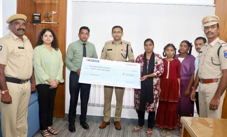 साइबराबाद पुलिस और एचडीएफसी बैंक ने दी आर्थिक सहायता