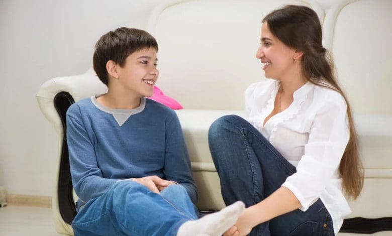 संवाद कौशल से सशक्त बनती गृहिणियाँ: आत्मविश्वास और जुड़ाव