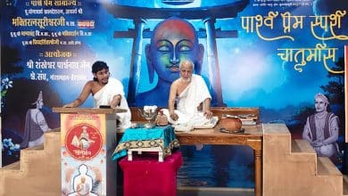 आचार्य भक्तिरत्नेश्वरजी के शिष्य का प्रवचन सभा में भाषण