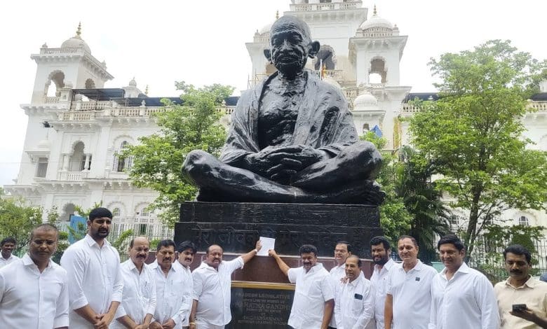 बीआरएस विधायकों का विरोध प्रदर्शन दृश्य नहीं