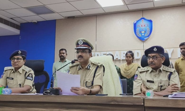 ऑनलाइन ट्रेडिंग फ्रॉड में आरोपी संतोष कुमार गिरफ्तार