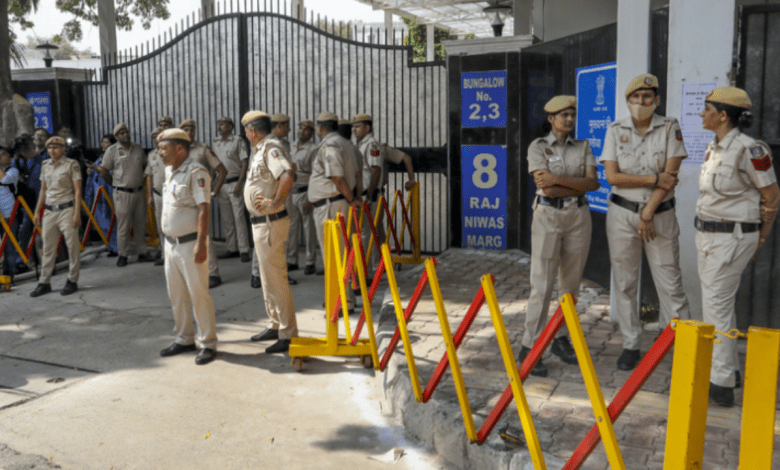 50 स्कूलों को ईमेल से बम धमकी, पुलिस और बम निरोधक दस्ते ने शुरू की तलाशी