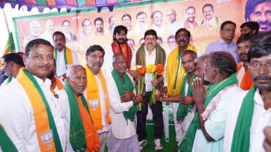 रामचंदर राव प्रेस कॉन्फ्रेंस में नारों का खंडन करते हुए