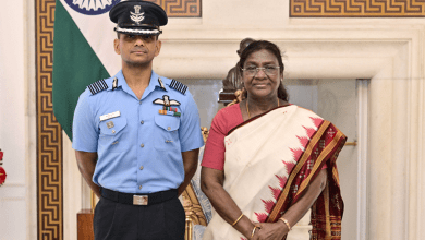 "राष्ट्रपति भवन में राष्ट्रपति मुर्मू से मिलते अंतरिक्ष यात्री शुभांशु शुक्ला"