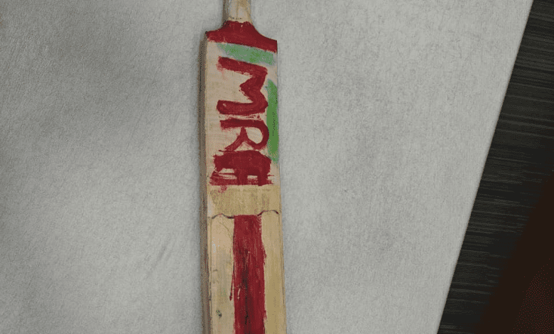 पुलिस आरोपी को अदालत में पेश कर रही है, जिसे न्यायिक हिरासत में भेजा गया।