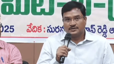 मुख्यमंत्री समक्ष ‘Future City’ मॉडल और Musi नदी पुनरुद्धार योजनाएँ।