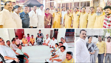 रामदेवरा दरबार, शिवरामपल्ली में आयोजित होने वाले श्री रामदेव बाबा अवतारोत्सव की तैयारियों को लेकर बैठक आयोजित की गई। अवसर पर उपस्थित धर्मस्व विभाग की एक्सीक्यूटिव ऑफिसर ए. रमा देवी, श्यामुसन्दर गिलड़ा, धर्मचन्द भंसाली, कमलकिशोर जाजू, दिनेश अग्रवाल, जगदीश अग्रवाल, श्यामसुन्दर परताणी, कमलेश परताणी, सुरेश महाराज, भंवर महाराज, पिंटू महाराज, कौशलेश महाराज, जनार्दन महाराज एवं अन्य।