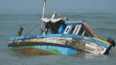 बंगाल की खाड़ी में नौका पलटी, एक मछुआरा लापता