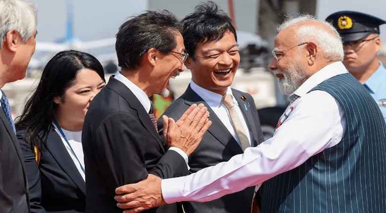 प्रधानमंत्री नरेंद्र मोदी जापान और चीन यात्रा पर रवाना